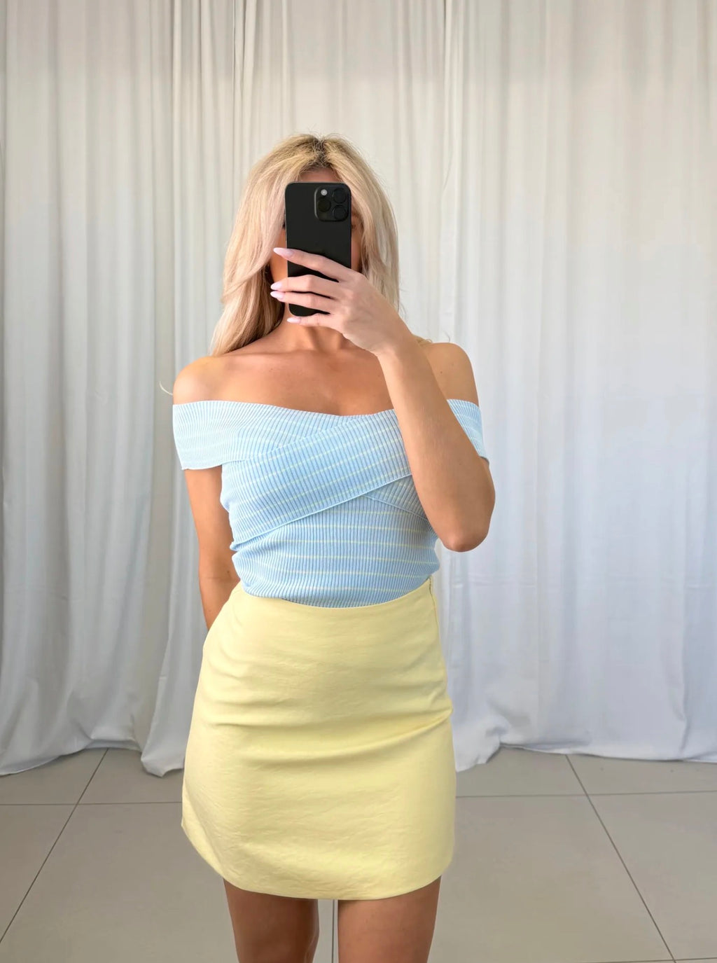 Off Shoulder Rippstrick gestreift