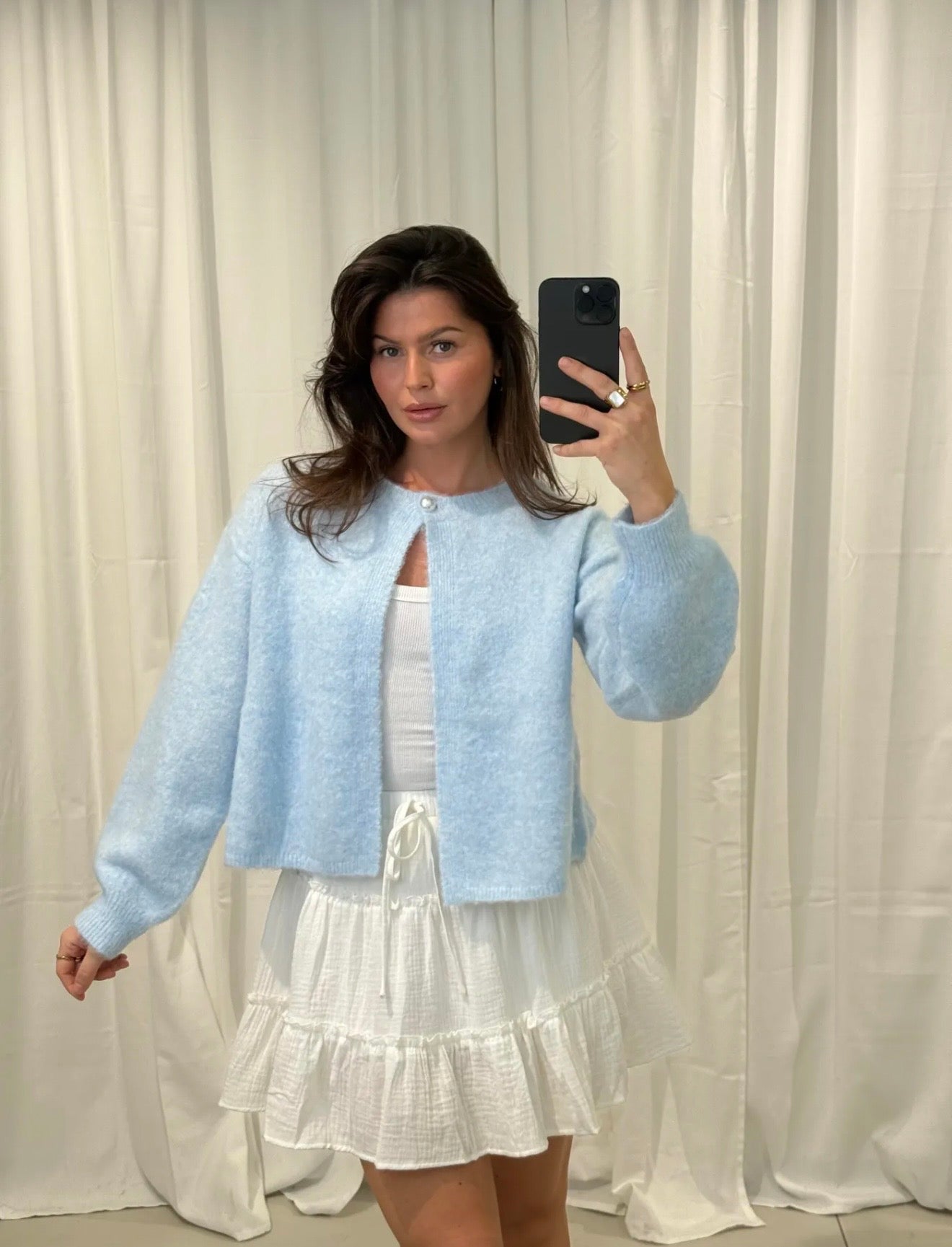 Feinstrick-Cardigan mit Perlenverschluss Lou