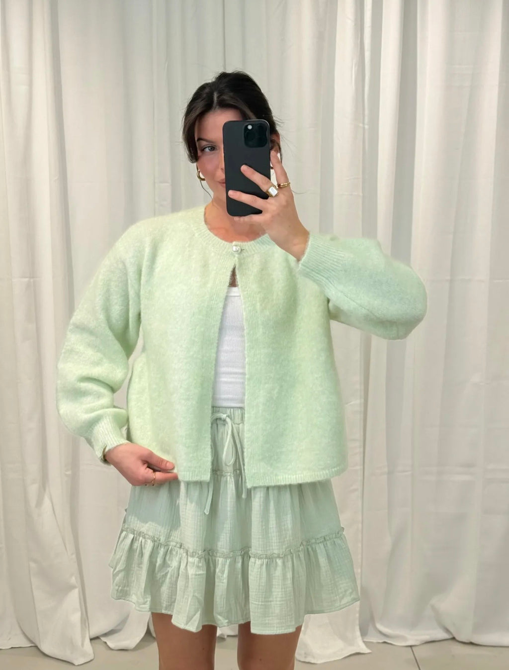 Feinstrick-Cardigan mit Perlenverschluss Lou