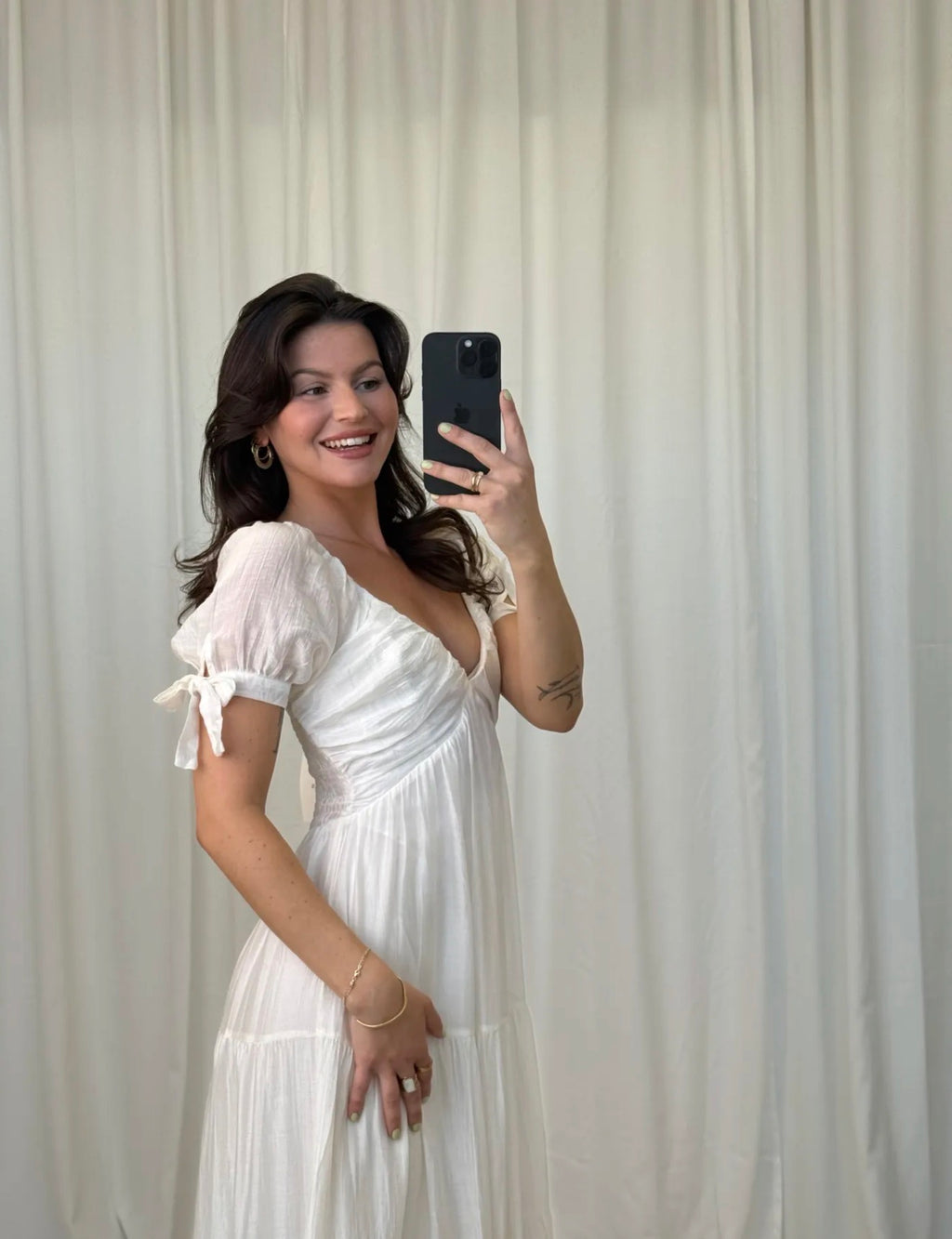 Aurora Maxi Kleid mit V-Ausschnitt & Puffärmeln