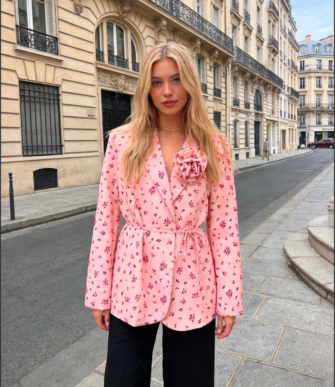 Leichter Blazer mit Blumenmuster in mittlerer Länge