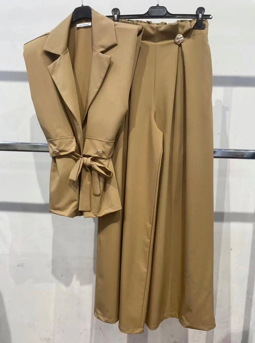 Ärmelloser Blazer - und Hose Set