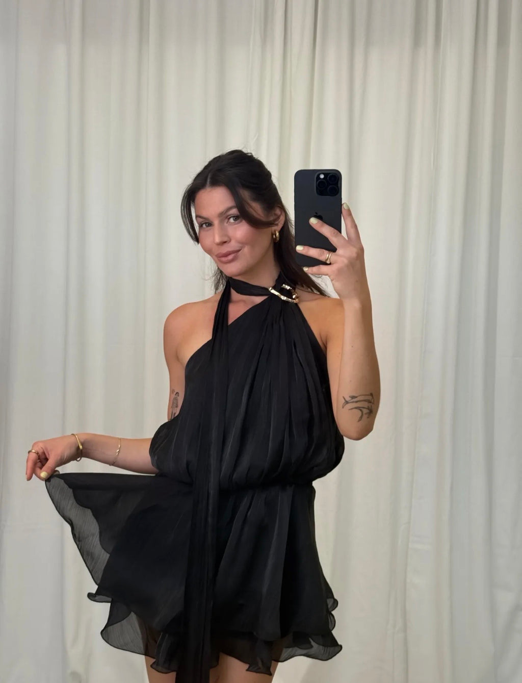Elegantes Chiffonkleid mit offenem Rücken