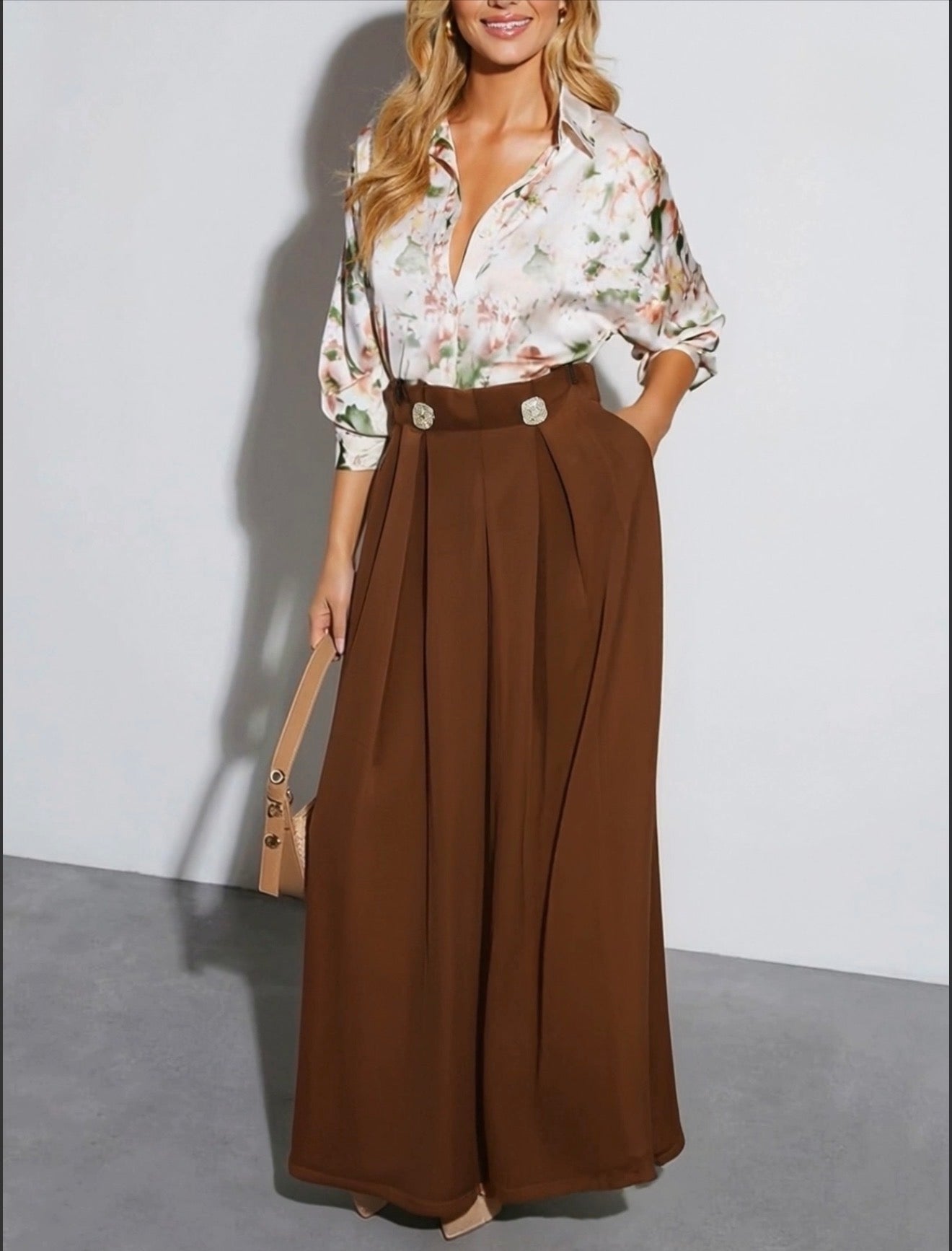 Elegante Hochgeschnittene Stoffhose mit Juwelenknöpfe