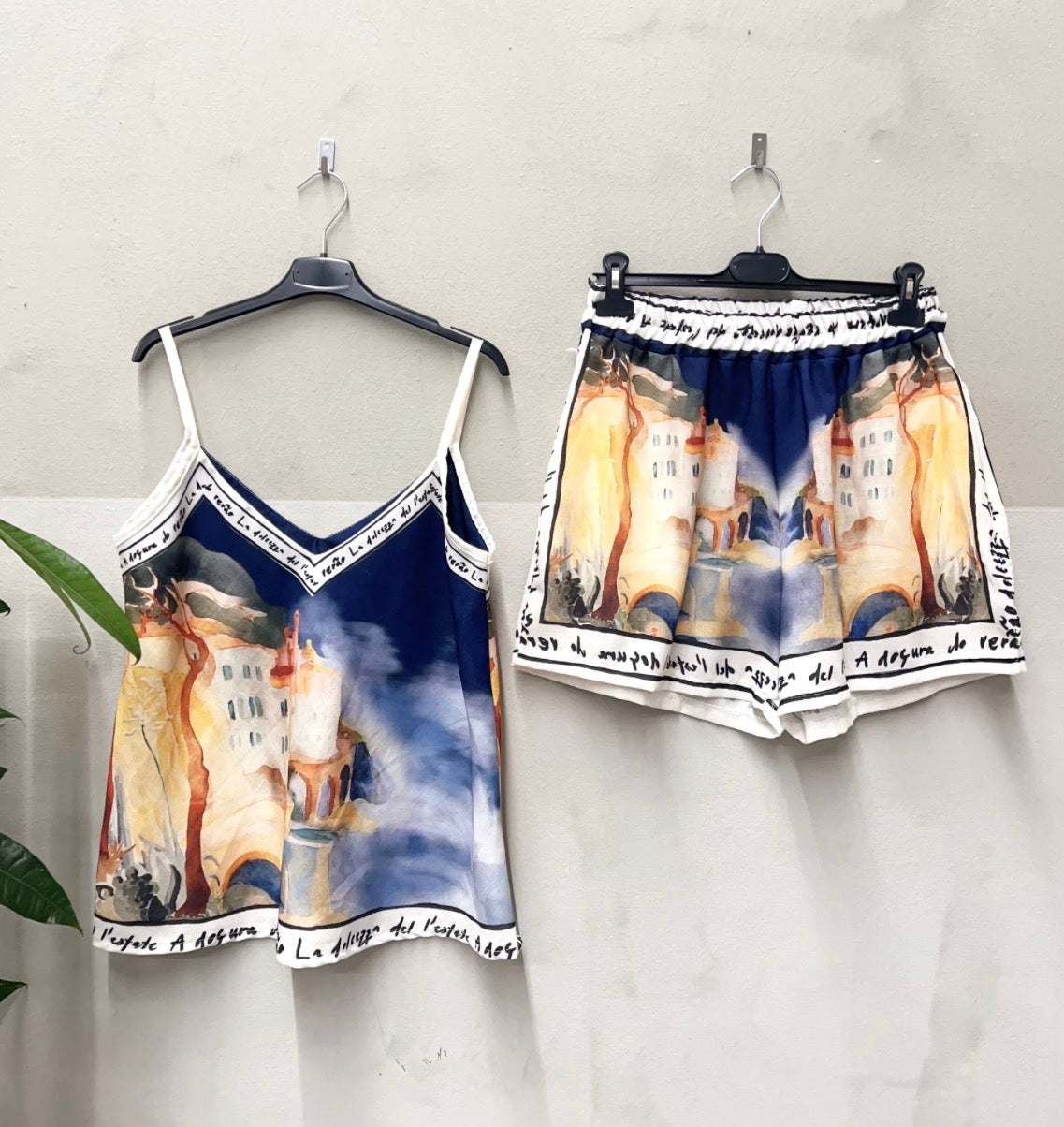 Bedrucktes Tanktop- und Shortset