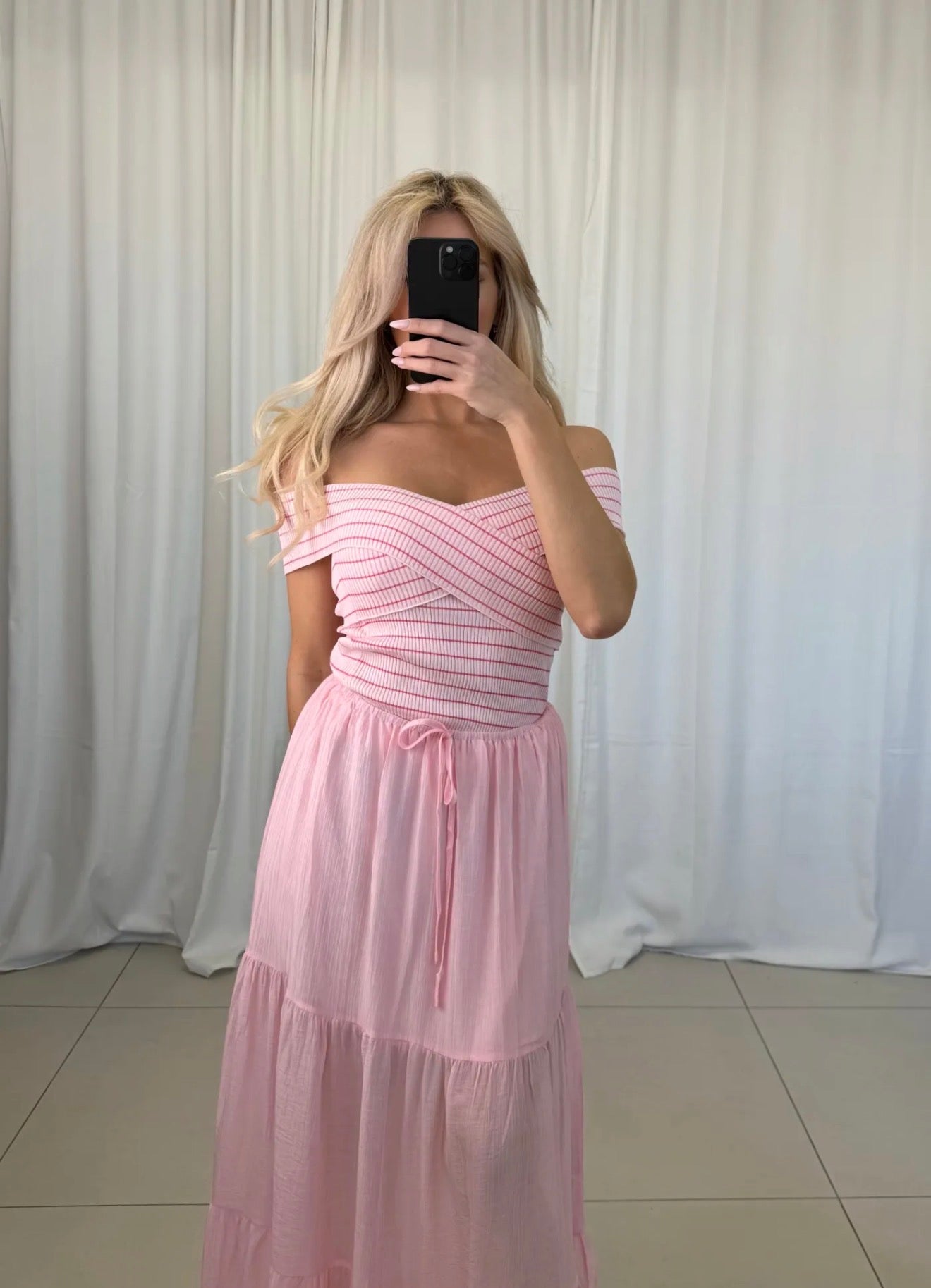 Off Shoulder Rippstrick gestreift