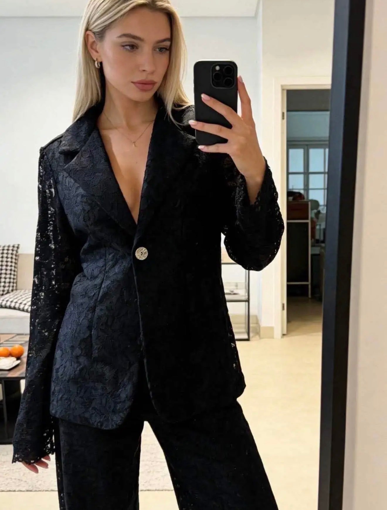 Stilvoller Blazer mit Spitzenärmel