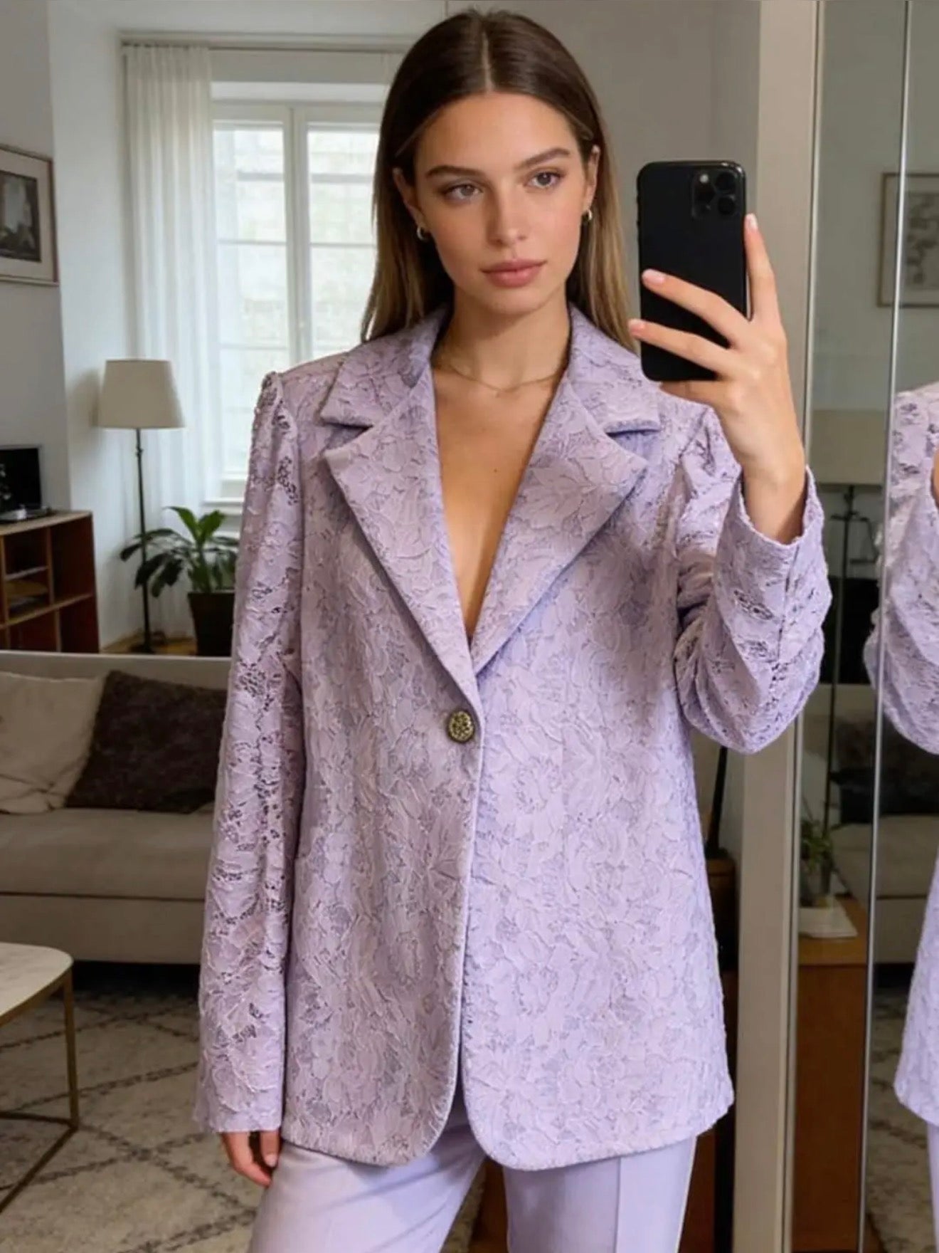 Stilvoller Blazer mit Spitzenärmel