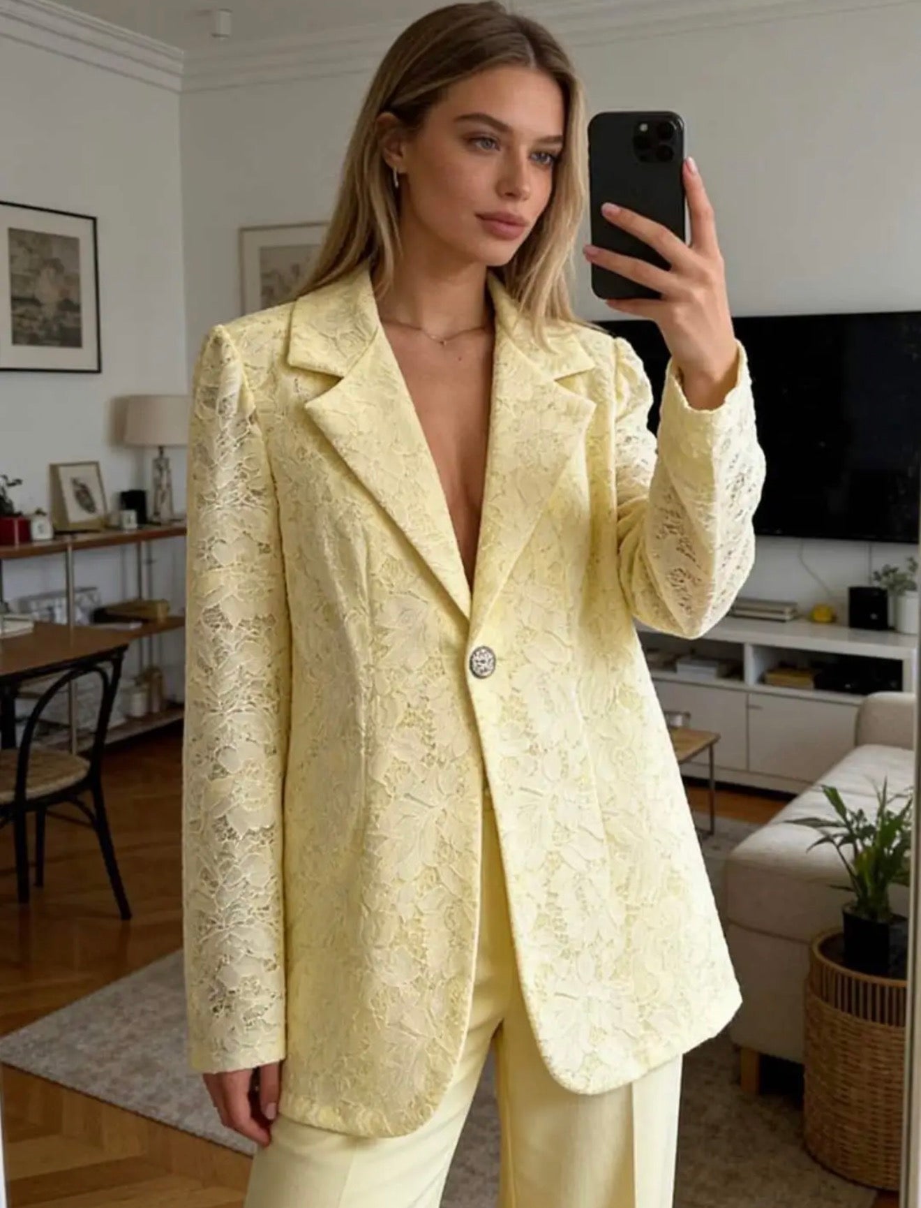 Stilvoller Blazer mit Spitzenärmel